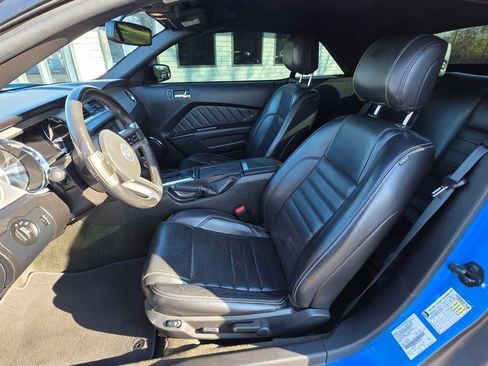 Used 2013 Ford Mustang Premium image 10