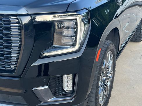 Used 2023 GMC Yukon Denali Ultimate AWD/4WD image 4