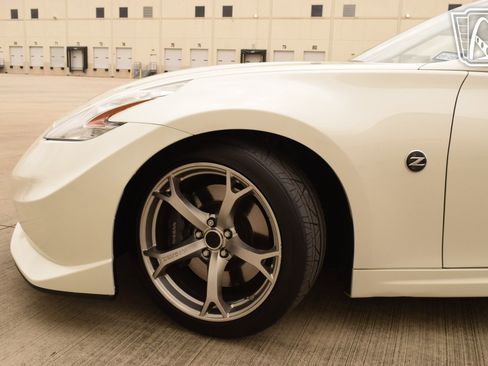 Used 2009 Nissan 370Z NISMO image 27