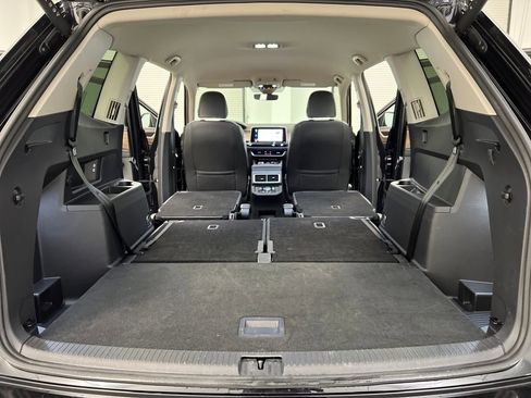 Used 2024 Volkswagen Atlas SE image 37