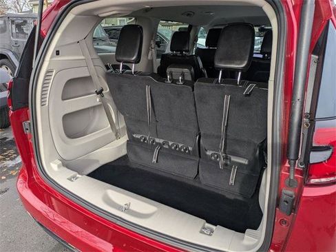 Certified 2024 Chrysler Pacifica Touring-L image 26