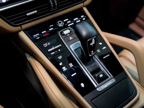 Used 2019 Porsche Cayenne image 74