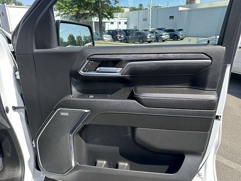 Used 2023 Chevrolet Silverado 1500 LTZ AWD/4WD image 30