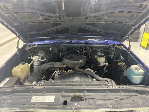 Used 1989 Chevrolet Blazer 4WD image 3