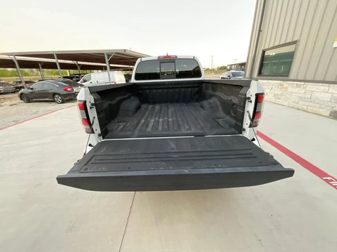 Used 2024 Nissan Frontier SV RWD image 14