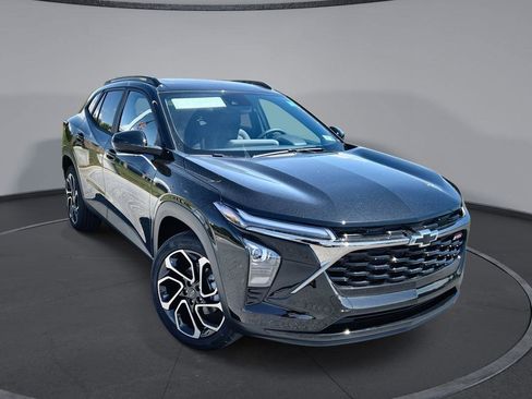 New 2026 Chevrolet Trax RS w/ Sunroof Package FWD image 1