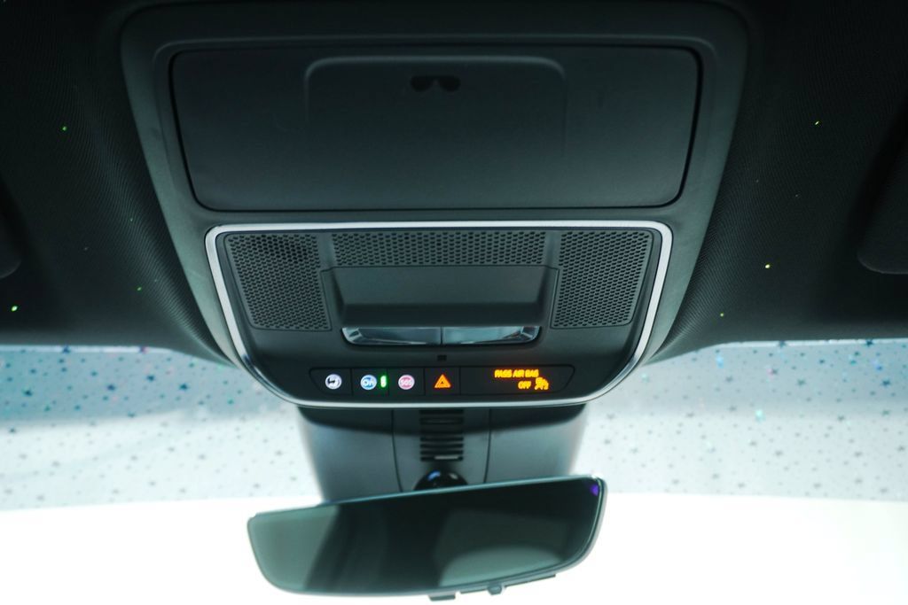 Used 2025 Chevrolet Traverse High Country AWD/4WD image 25