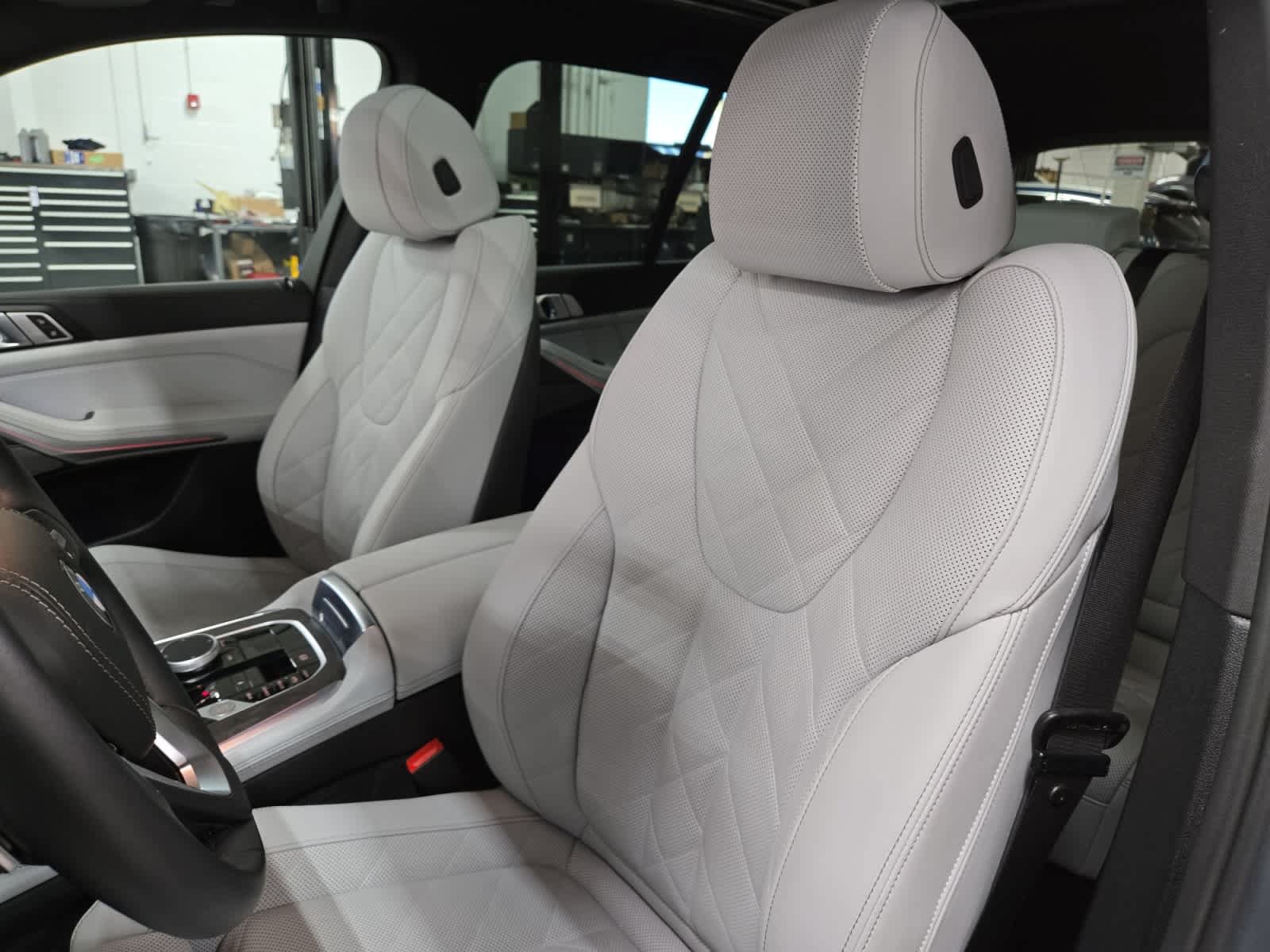 Used 2026 BMW X5 xDrive40i AWD/4WD image 34
