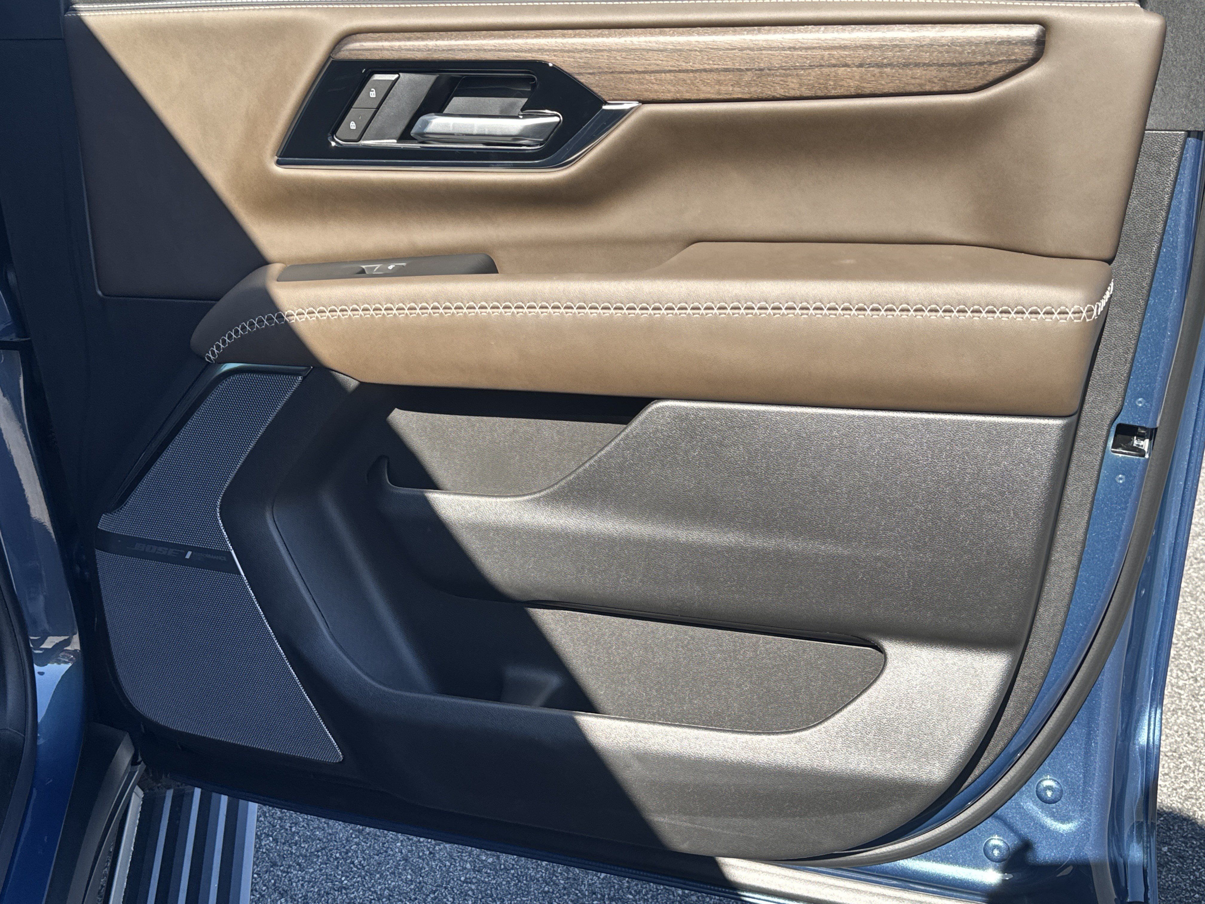 Certified 2026 GMC Yukon XL Denali Ultimate w/ LPO, Floor Liner Package AWD/4WD image 15