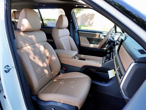 New 2025 Hyundai Santa Fe Limited AWD/4WD image 15