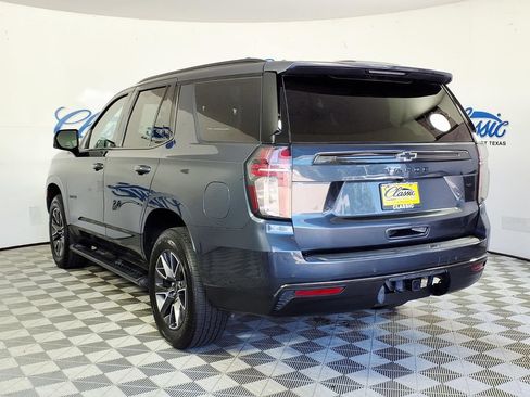 Used 2021 Chevrolet Tahoe Z71 w/ Luxury Package AWD/4WD image 2