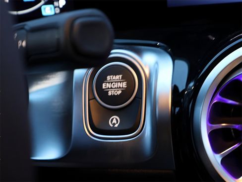 New 2025 Mercedes-Benz GLB 250 4MATIC image 27