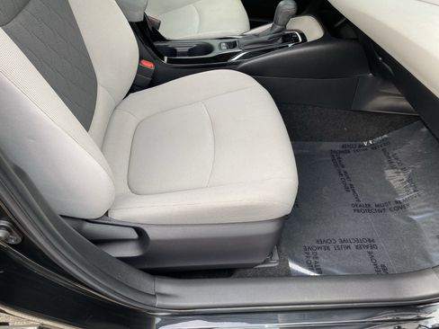 Used 2020 Toyota Corolla LE image 32