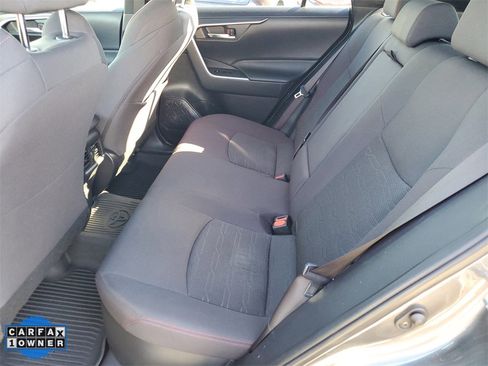 Used 2022 Toyota RAV4 SE image 15
