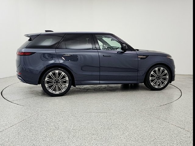 New 2026 Land Rover Range Rover Sport Dynamic SE AWD/4WD image 4