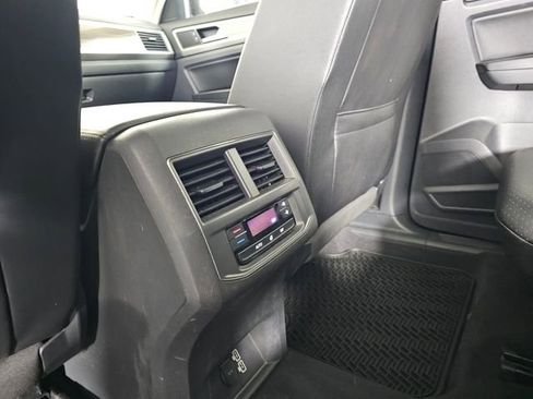 Used 2019 Volkswagen Atlas SE w/ Panoramic Sunroof Package image 23