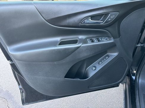 Used 2021 Chevrolet Equinox LT image 20