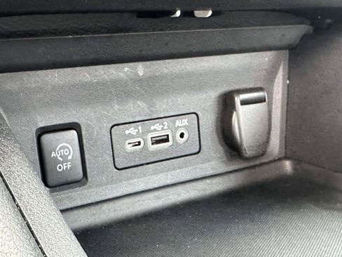 Used 2025 Nissan Sentra SV image 21