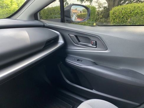 Used 2025 Toyota Prius LE FWD image 23