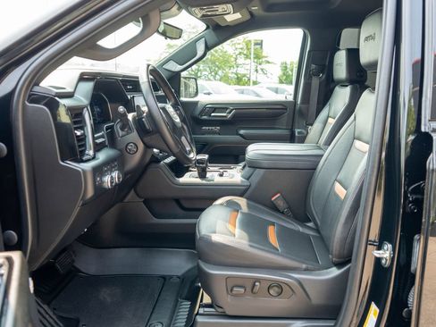 Used 2023 GMC Sierra 1500 AT4 w/ AT4 Premium Package AWD/4WD image 11