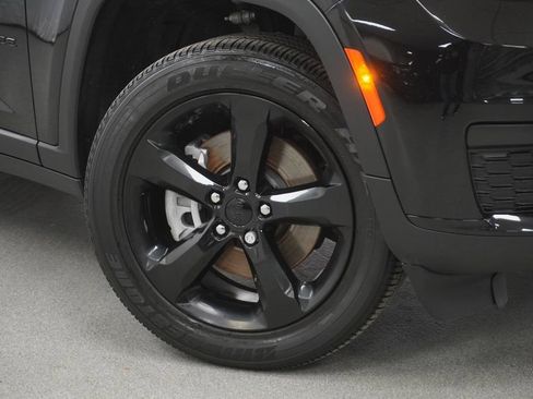 Used 2023 Jeep Grand Cherokee L Altitude image 4