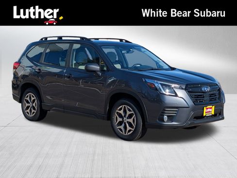 Used 2023 Subaru Forester Premium image 1