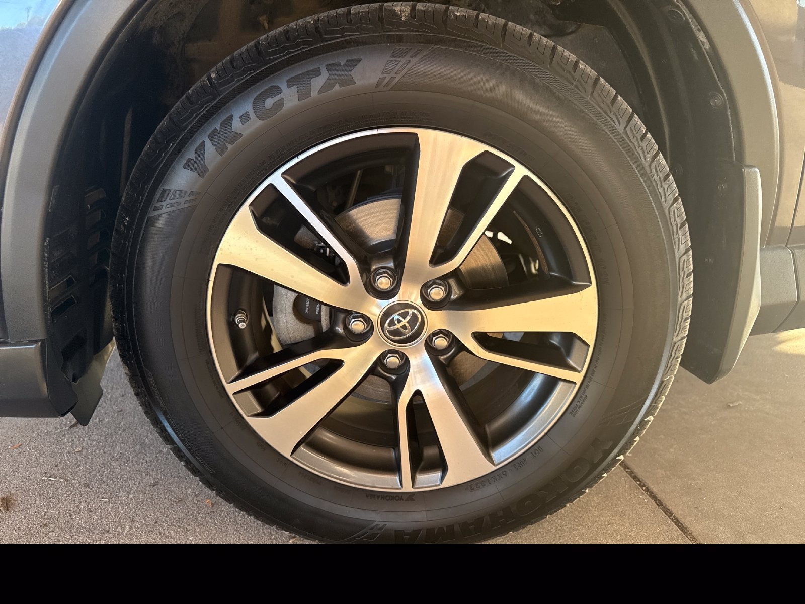 Used 2018 Toyota RAV4 XLE w/ Plus Extra Value Package AWD/4WD image 22