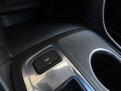 Used 2021 Chevrolet Equinox LT AWD/4WD image 24