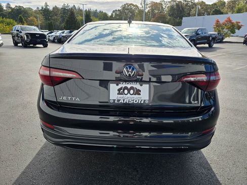 Used 2024 Volkswagen Jetta SE image 5