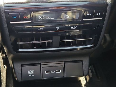 Used 2022 Acura MDX SH-AWD image 14