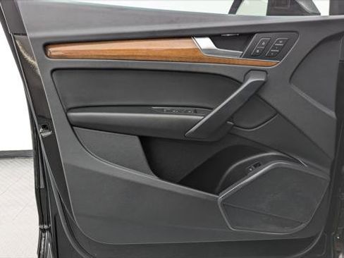 Used 2023 Audi Q5 2.0T Premium image 13