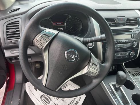 Used 2015 Nissan Altima 2.5 S w/ Power Driver Seat Package FWD image 2
