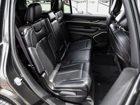 Used 2022 Jeep Grand Cherokee L Limited RWD image 45
