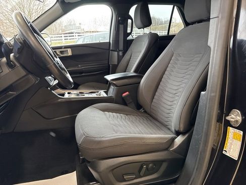Used 2020 Ford Explorer XLT image 15