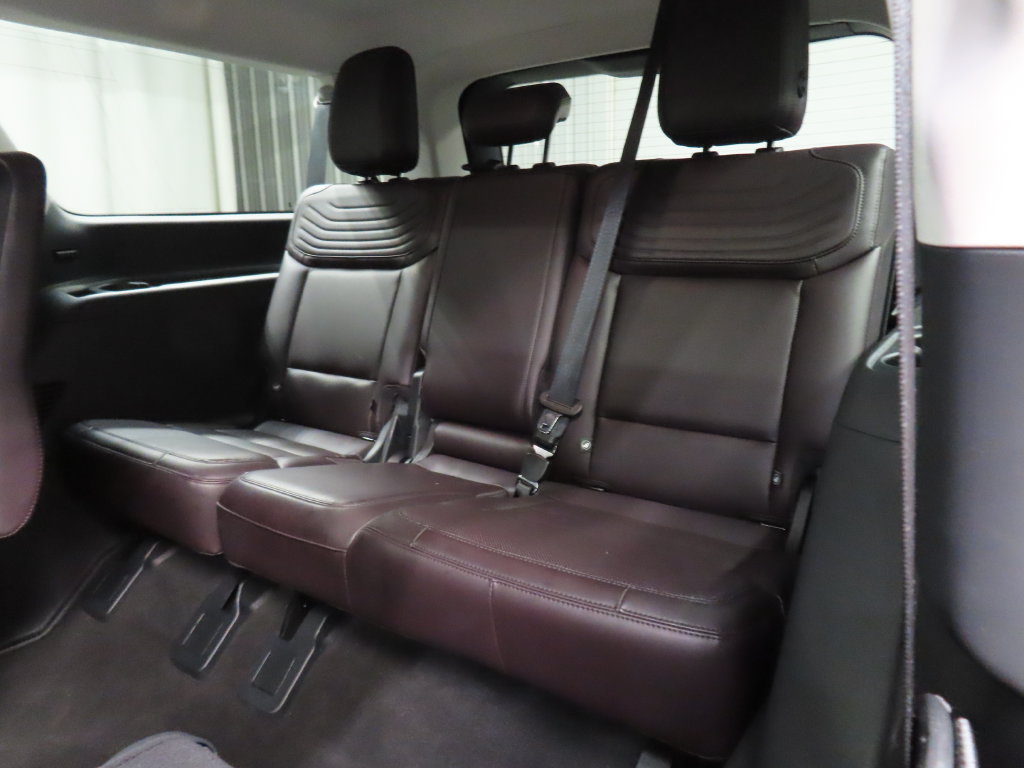 Used 2025 Ford Expedition Max Platinum w/ Platinum Ultimate Package AWD/4WD image 16