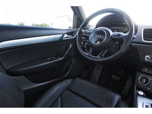 Used 2018 Audi Q3 2.0T Premium w/ Convenience Package FWD image 11