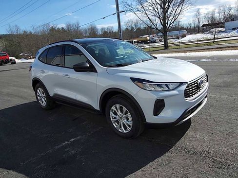 New 2026 Ford Escape Active w/ Cold Weather Package AWD/4WD image 2