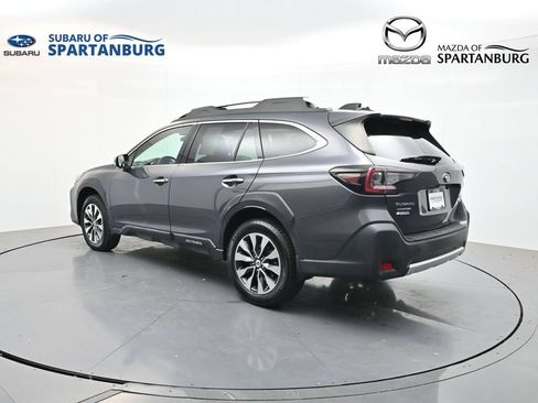 Used 2023 Subaru Outback Touring AWD/4WD image 6