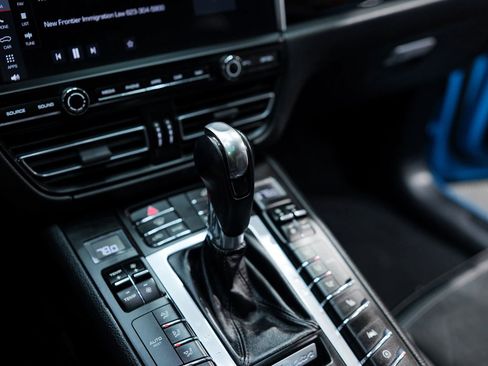Used 2020 Porsche Macan image 26