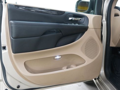 Used 2015 Dodge Grand Caravan SXT FWD image 21