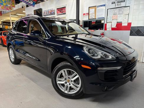 Used 2016 Porsche Cayenne image 1