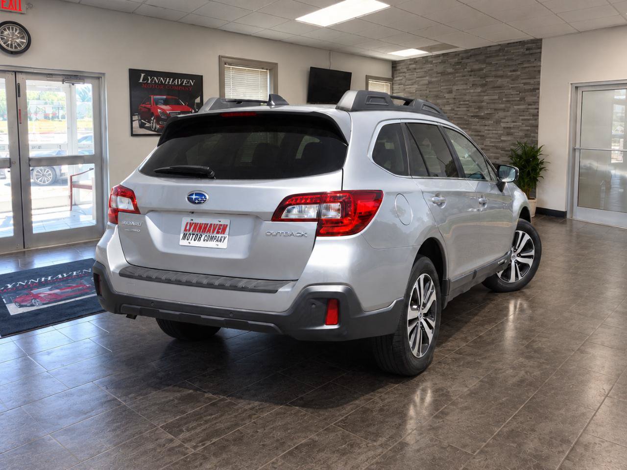 Used 2018 Subaru Outback 2.5i Limited AWD/4WD image 4