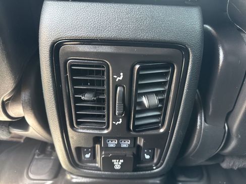Used 2022 Dodge Durango GT AWD/4WD image 18