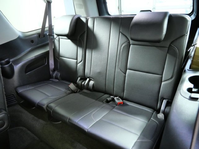 Used 2017 Chevrolet Suburban Premier AWD/4WD image 16