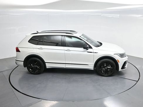 Used 2023 Volkswagen Tiguan SE R-Line FWD image 36