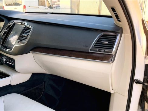 Used 2019 Volvo XC90 T5 Momentum w/ Protection Package Premier image 15