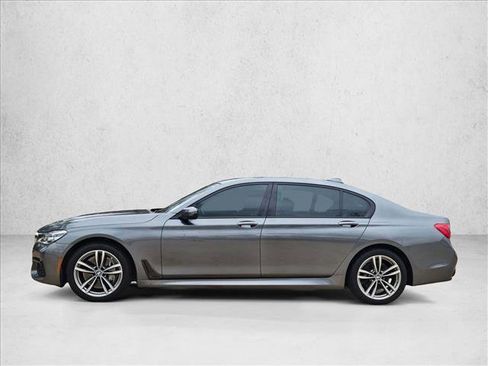 Used 2018 BMW 750i xDrive image 8