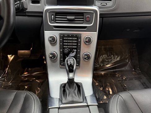 Used 2018 Volvo S60 T5 Dynamic w/ Vision Package image 26