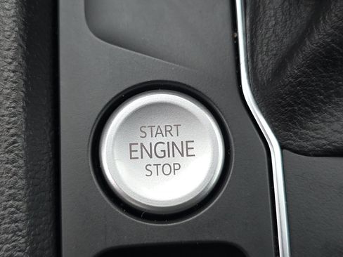 Used 2021 Volkswagen Atlas Cross Sport SE image 21