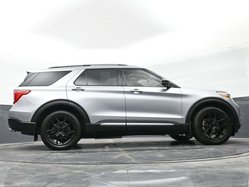 Used 2020 Ford Explorer Platinum w/ Premium Technology Package image 48